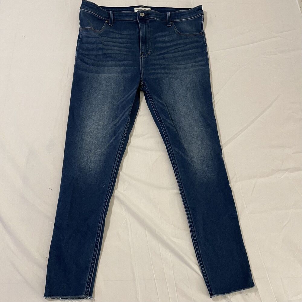 ABERCROMBIE & FITCH - The Jean Legging - High Rise - 33 / 16 Short